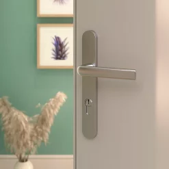 Castorama Ensemble Poignée Sur Plaque Incurvé GoodHome Primel Effet Nickel Satin Gris L.126mm X L.33mm Entraxe 195mm