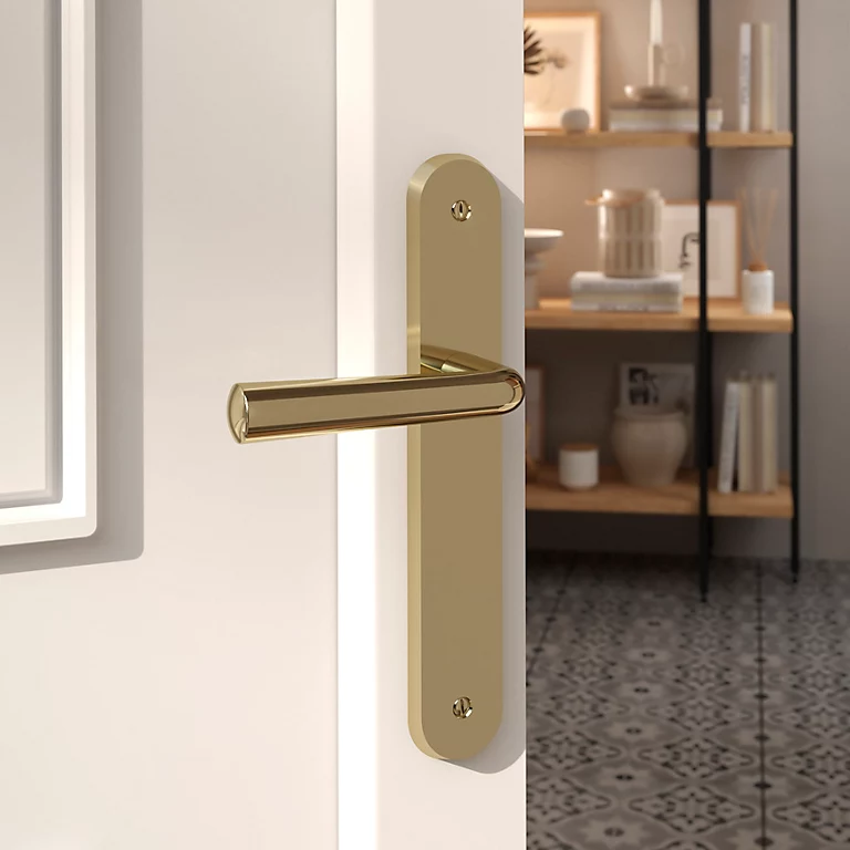 Castorama Ensemble Poignée Sur Plaque Rond GoodHome Tudy Effet Laiton Brillant Doré L.119mm X L.41mm Entraxe 195mm 1 Castorama Ensemble Poignée Sur Plaque Rond GoodHome Tudy Effet Laiton Brillant Doré L.119mm X L.41mm Entraxe 195mm