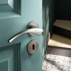 Castorama Ensemble Poignée Sur Rosace Rond à Visser GoodHome Ruis Effet Nickel Satin Gris Ø50mm